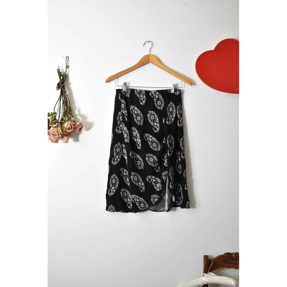 Knox Rose Black White Paisley Print Midi Skirt Elastic Waist Side Slit Medium